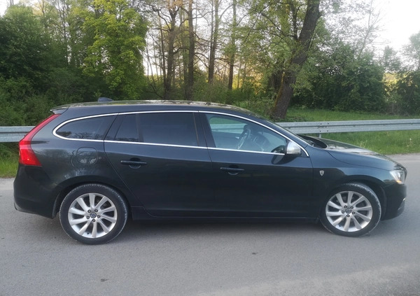 Volvo V60 cena 49500 przebieg: 254000, rok produkcji 2013 z Radymno małe 191